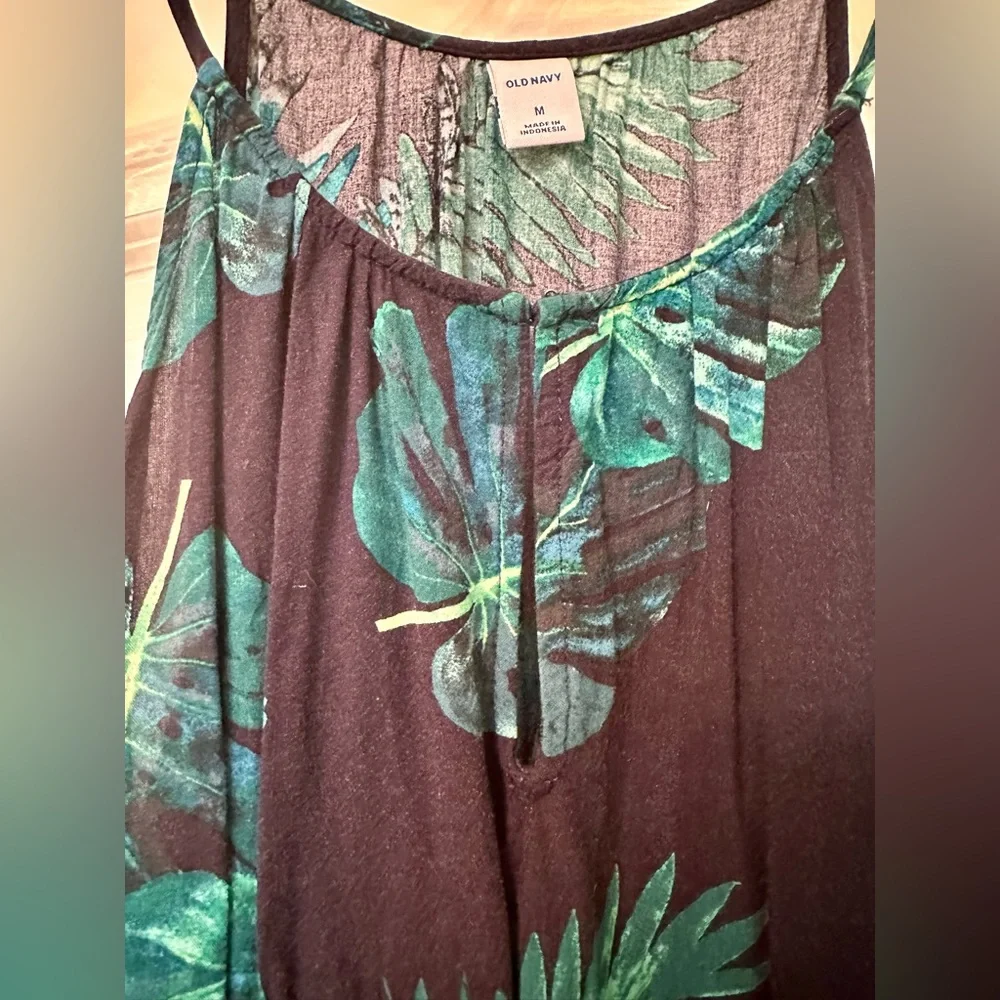 Old Navy - Tropical Leaf Halter Style Tank - In perfect condition! - Picture 3 of 7